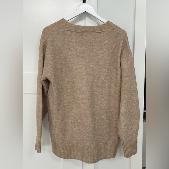 Beige H&M sweater - Picture 2 of 3
